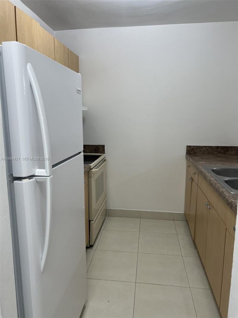 5501 NW 7th St, Unit E219, Miami, FL 33126 Photo