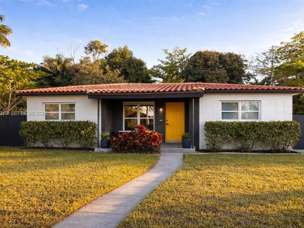 450 NE 155th Ter, Miami, FL 33162