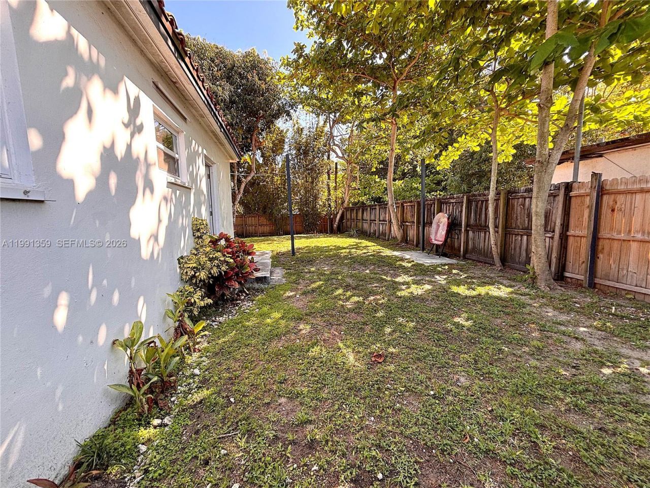 450 NE 155th Ter, Miami, FL 33162 Photo