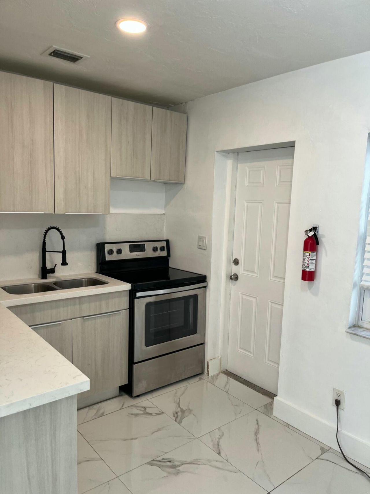 1108 NE 16th Terrace, Unit 1 (c), Fort Lauderdale, FL 33304 Photo