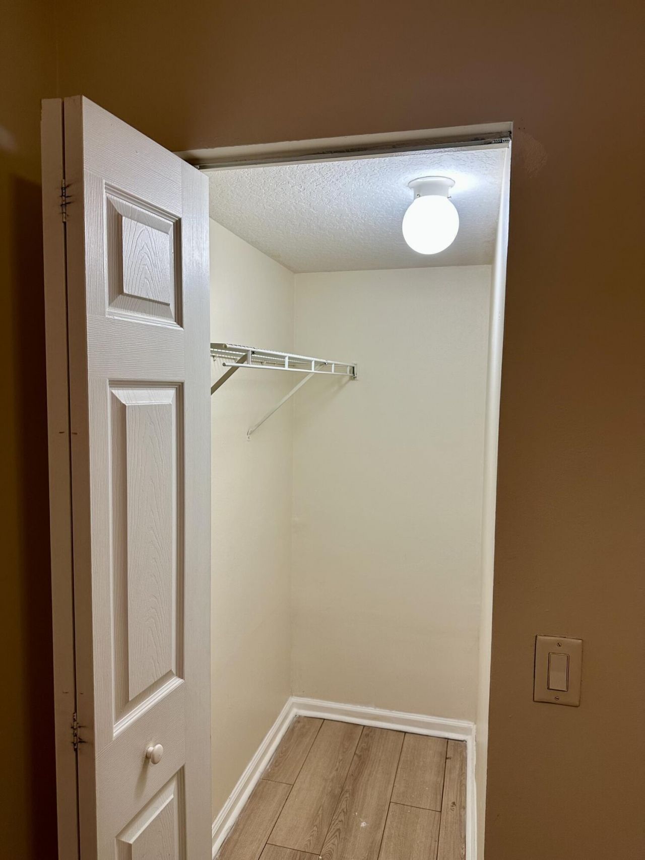 3810 N Jog Road, Unit 105, Royal Palm Beach, FL 33411 Photo