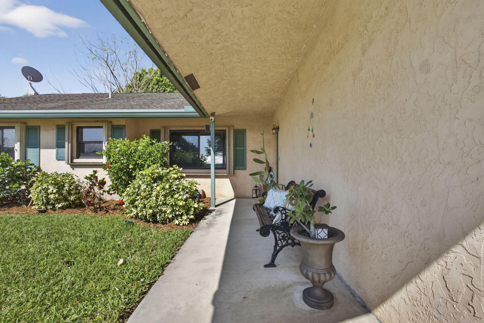 132 Parkwood Drive, Royal Palm Beach, FL 33411 Photo