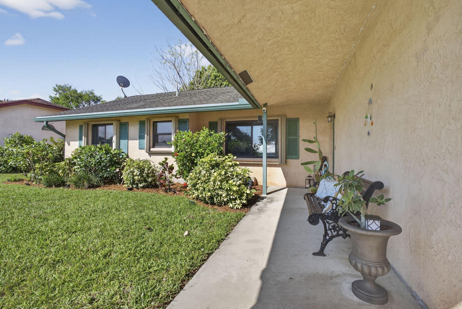 132 Parkwood Drive, Royal Palm Beach, FL 33411 Photo