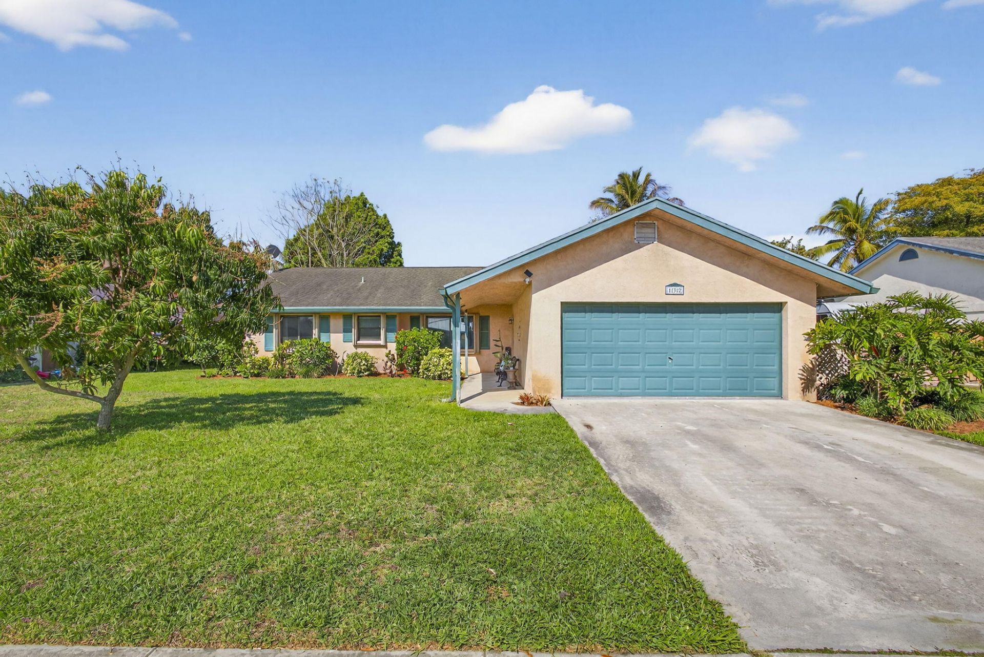 132 Parkwood Drive, Royal Palm Beach, FL 33411 Photo