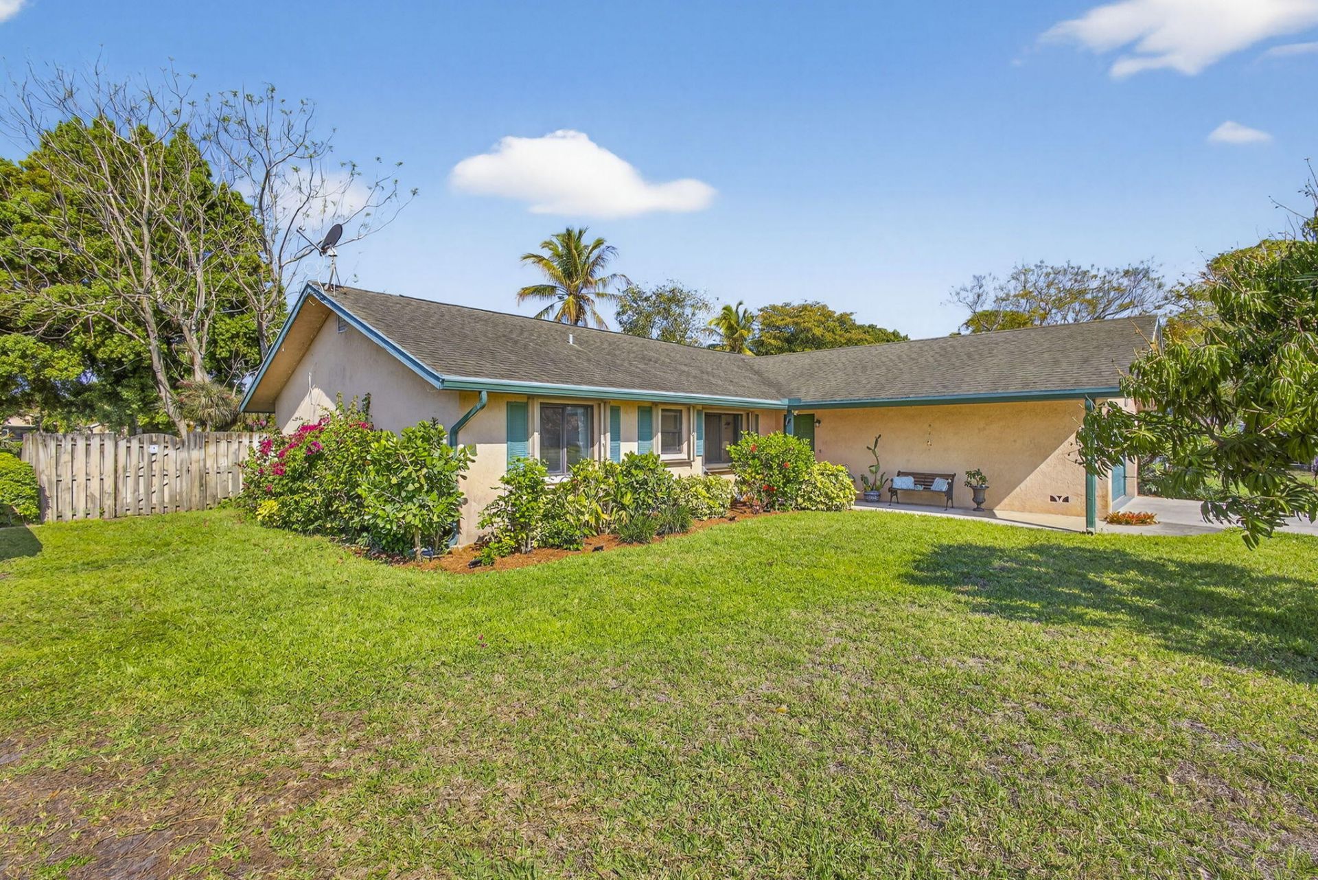 132 Parkwood Drive, Royal Palm Beach, FL 33411 Photo