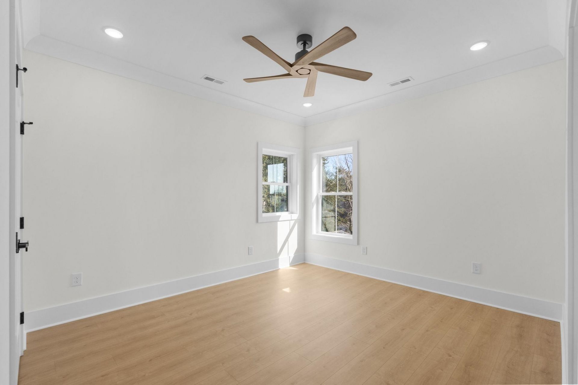 318 15th Ave. S Photo 42