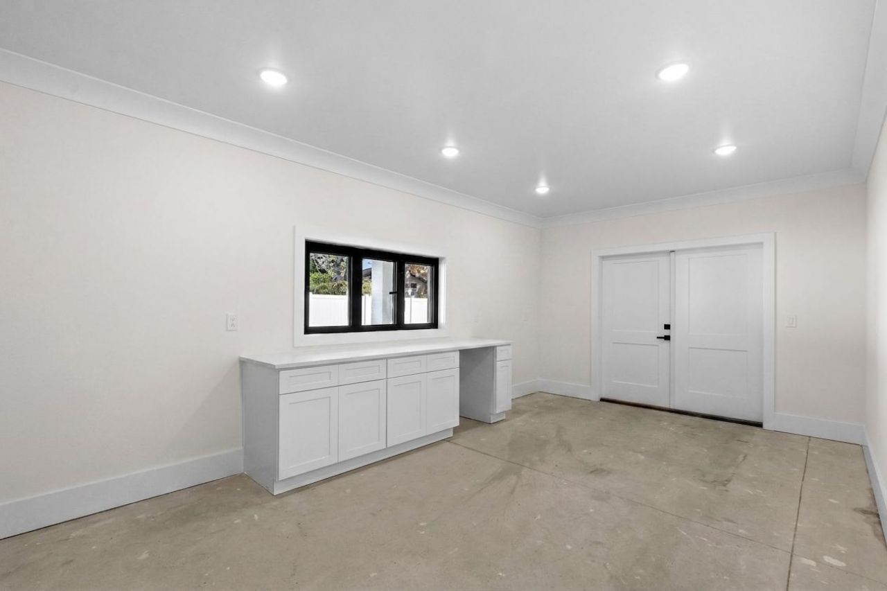 318 15th Ave. S Photo 53