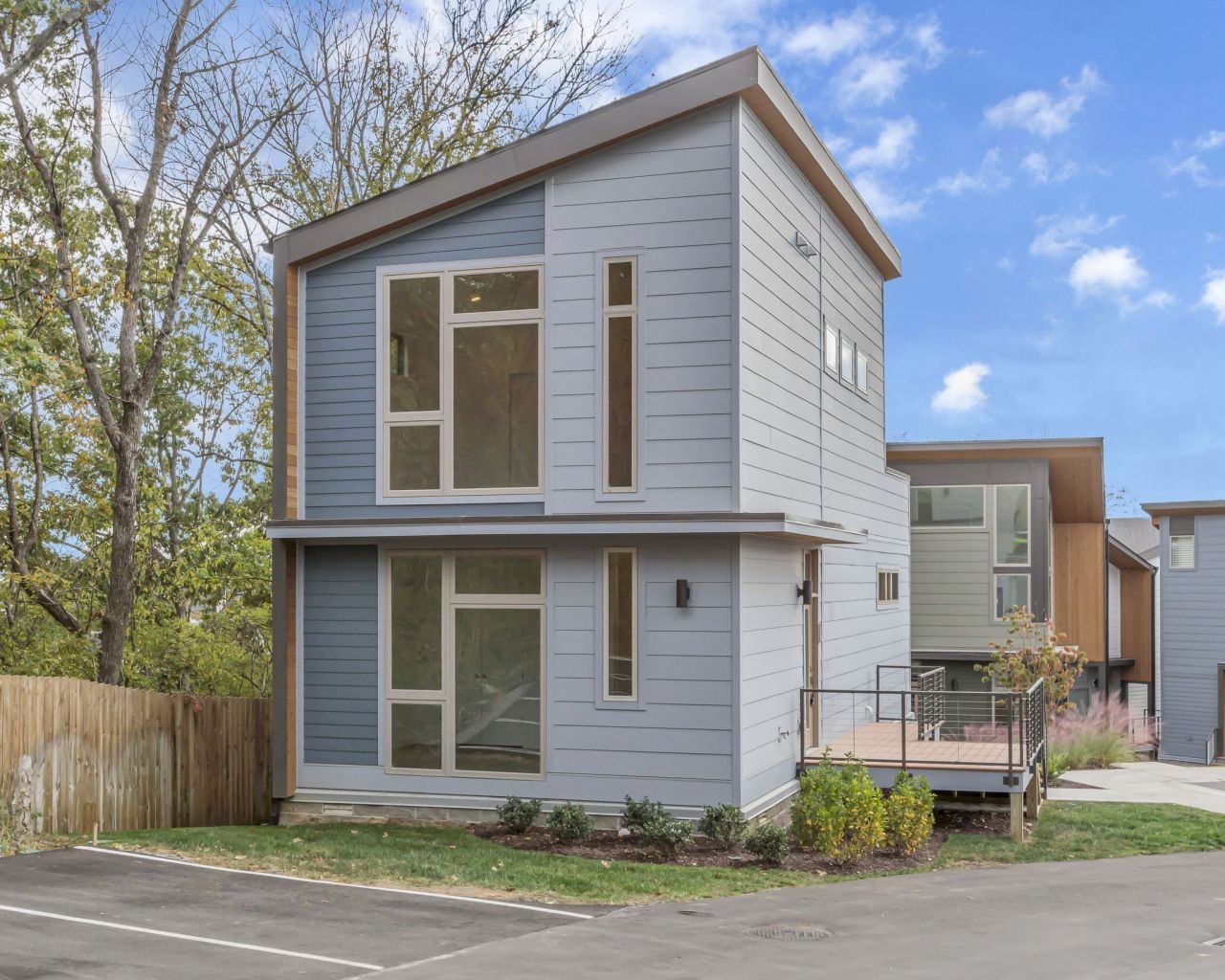 3035 Edwin Cir , Nashville, TN 37207 Main Photo