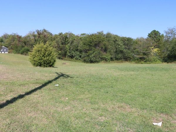 539 Dover Rd , Clarksville, TN 37042