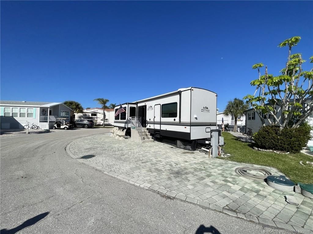769 Nettles Boulevard, Jensen Beach, FL 34957 Photo