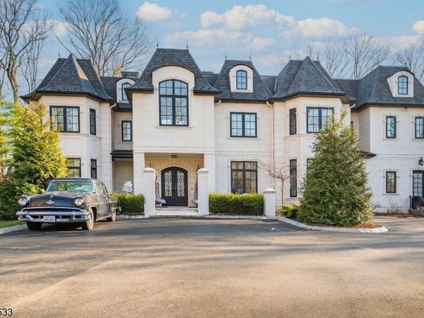 6 Deer Trail Rd, Saddle River, NJ 07458