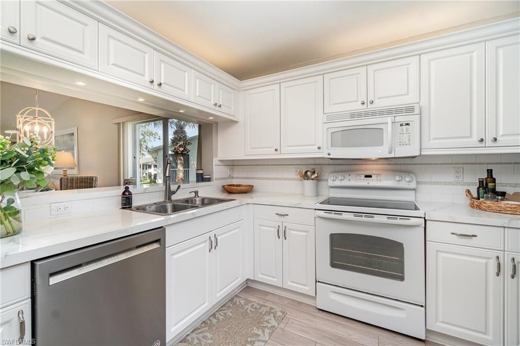 1160 Sarah Jean Cir, Unit D204, Naples, FL 34110 Photo