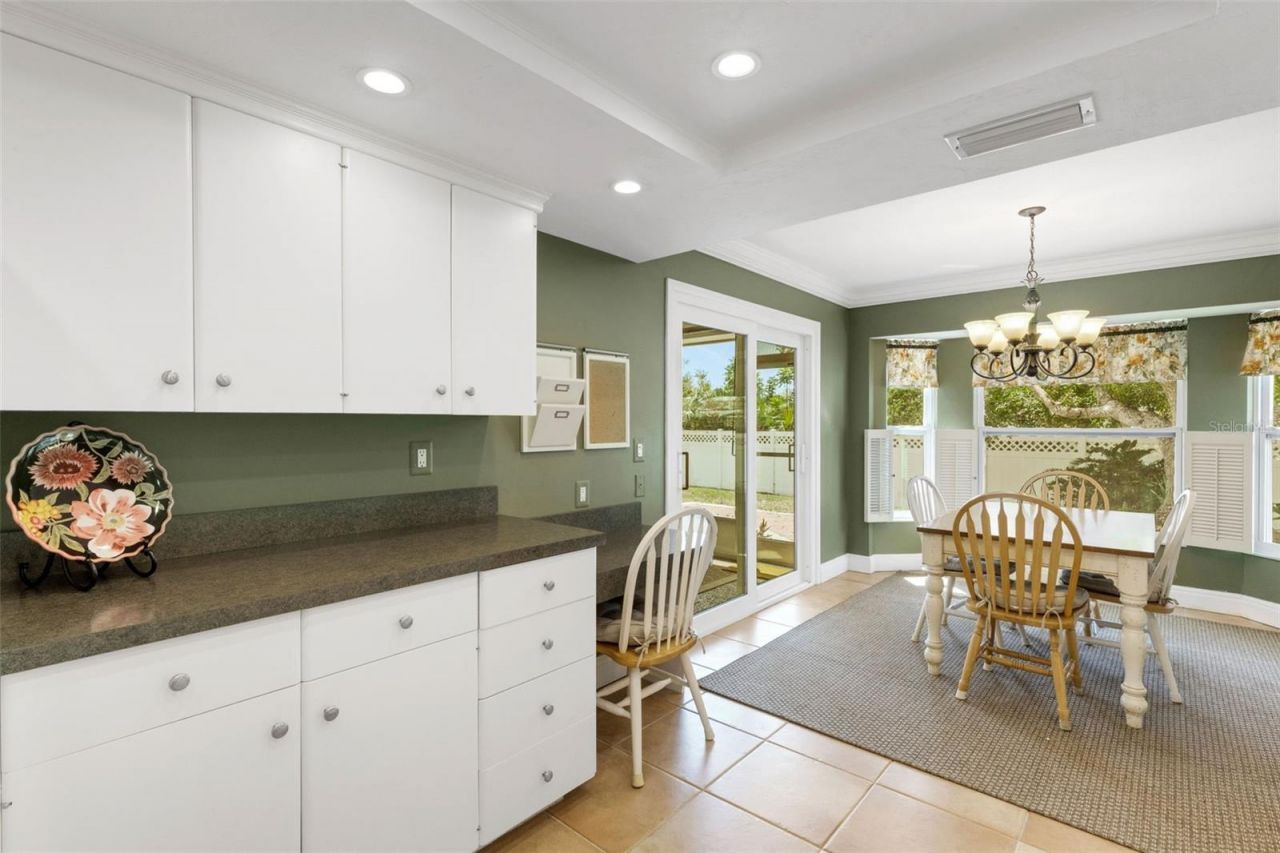 3016 Chase Circle , Sarasota, FL 34231 Photo