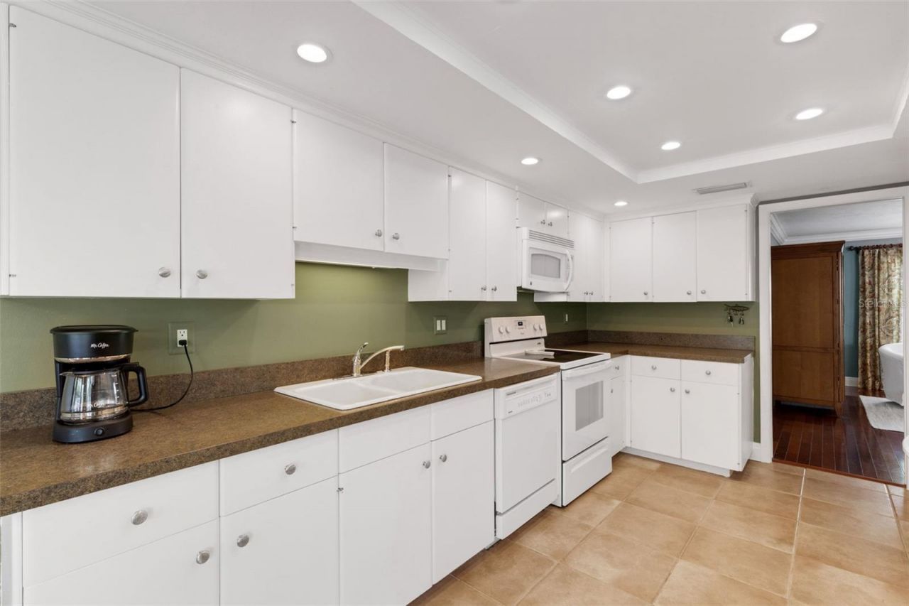 3016 Chase Circle , Sarasota, FL 34231 Photo