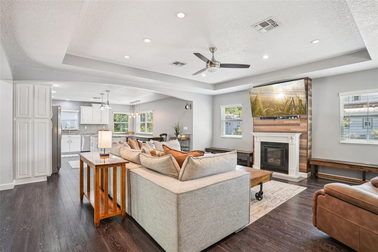 327 S Lakeview Avenue , Winter Garden, FL 34787 Photo