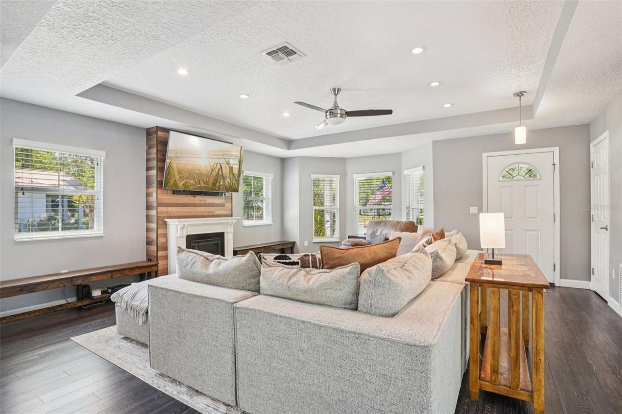 327 S Lakeview Avenue , Winter Garden, FL 34787 Photo