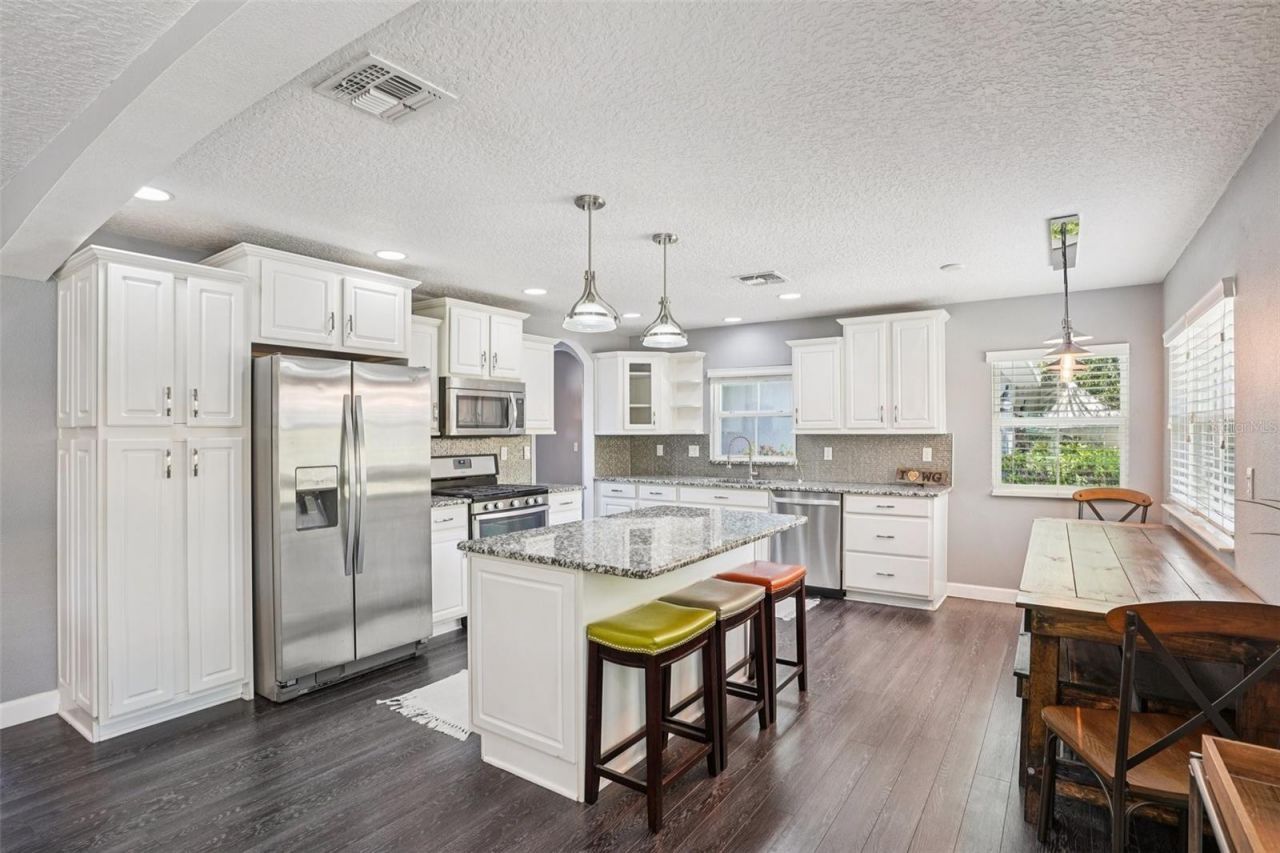 327 S Lakeview Avenue , Winter Garden, FL 34787 Photo