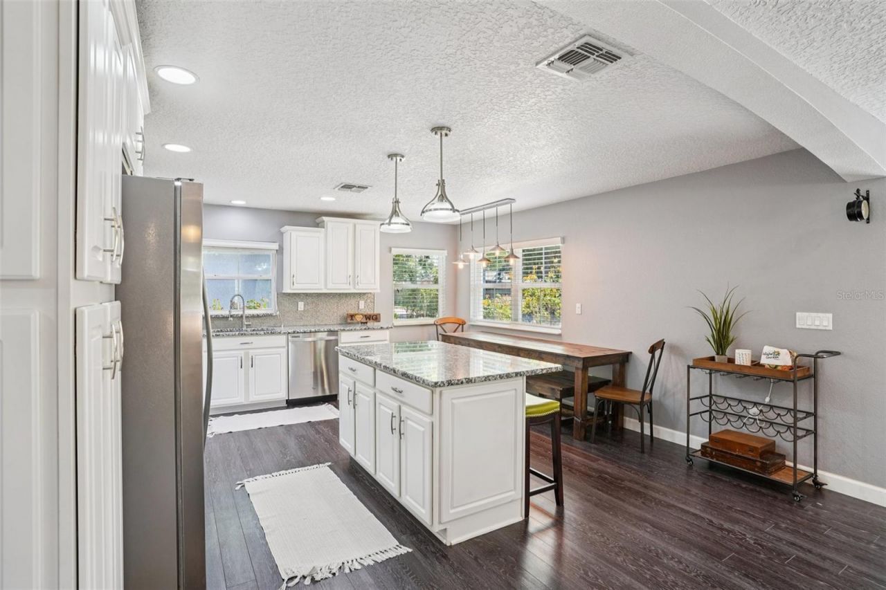 327 S Lakeview Avenue , Winter Garden, FL 34787 Photo