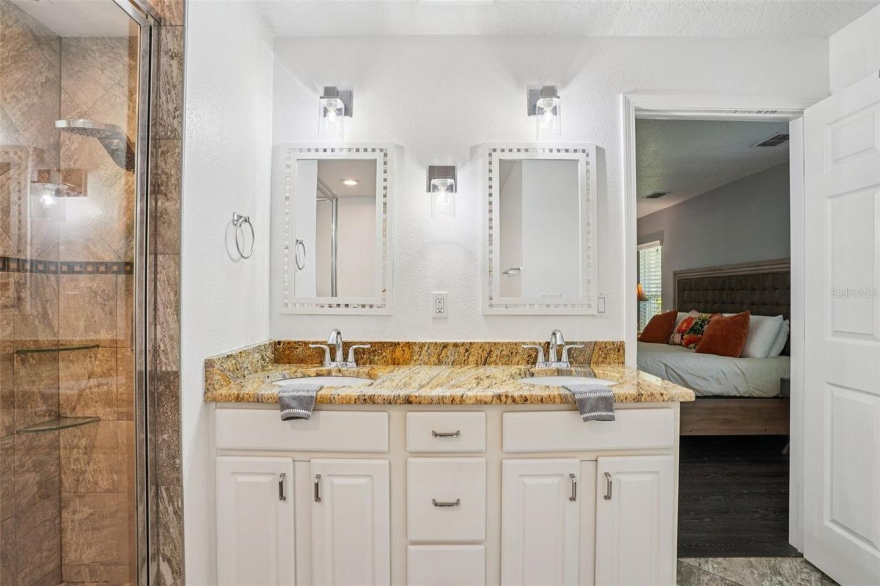 327 S Lakeview Avenue , Winter Garden, FL 34787 Photo