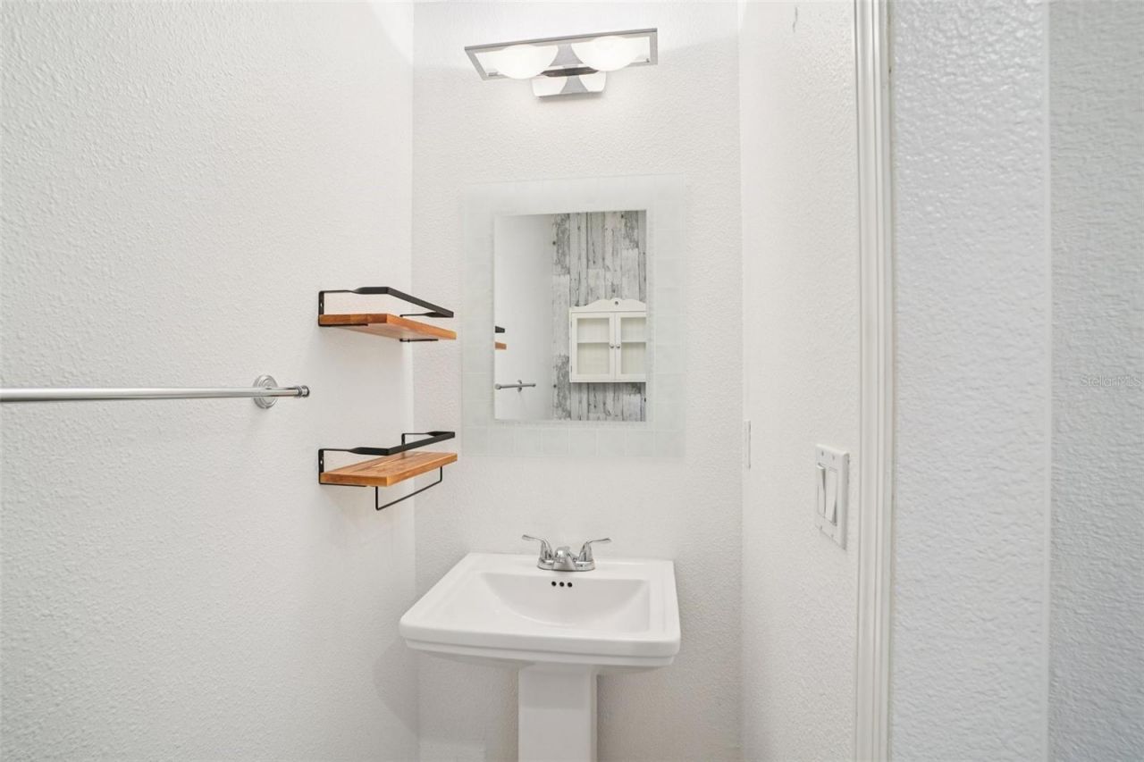 327 S Lakeview Avenue , Winter Garden, FL 34787 Photo