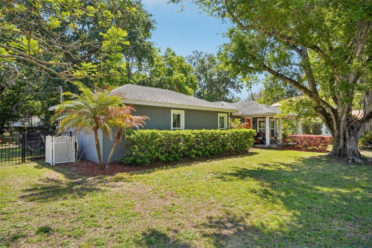 327 S Lakeview Avenue , Winter Garden, FL 34787 Photo