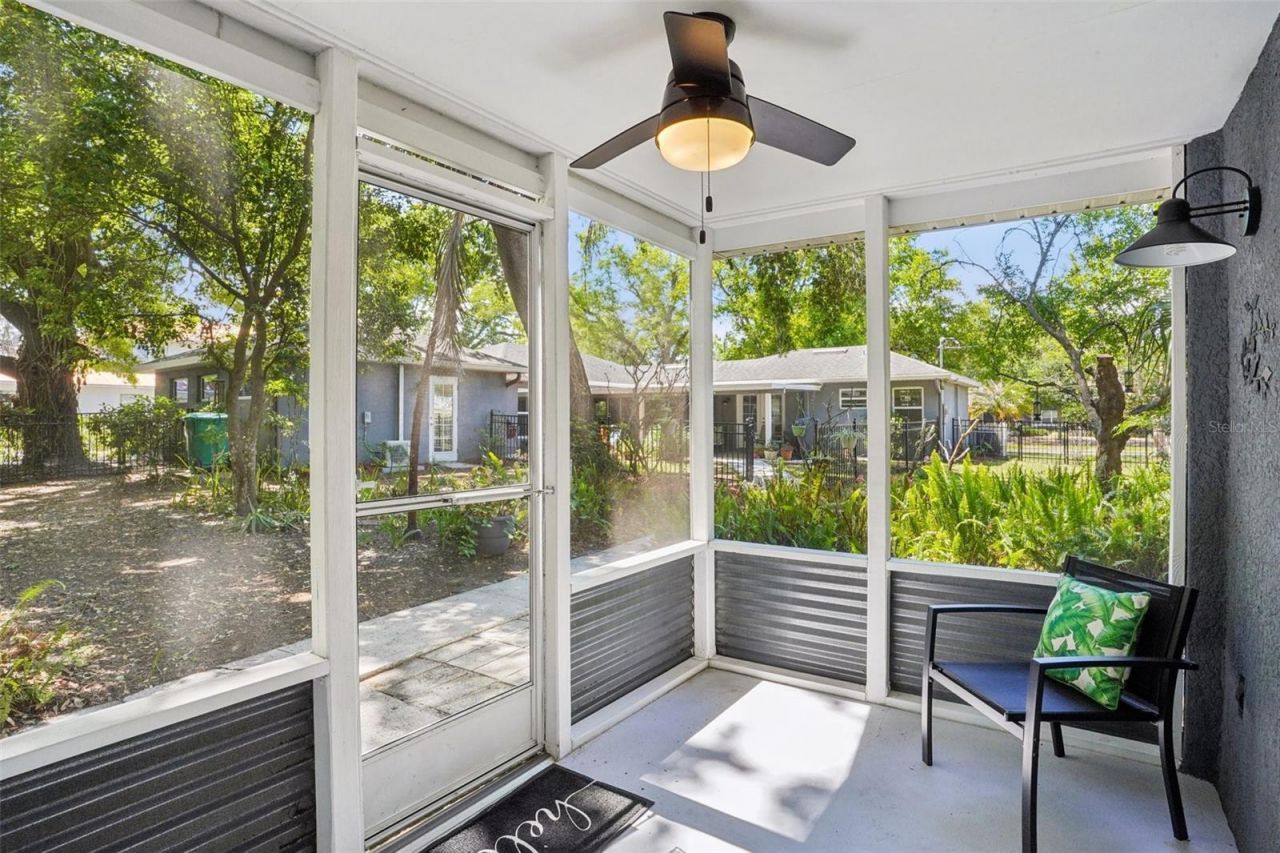 327 S Lakeview Avenue , Winter Garden, FL 34787 Photo