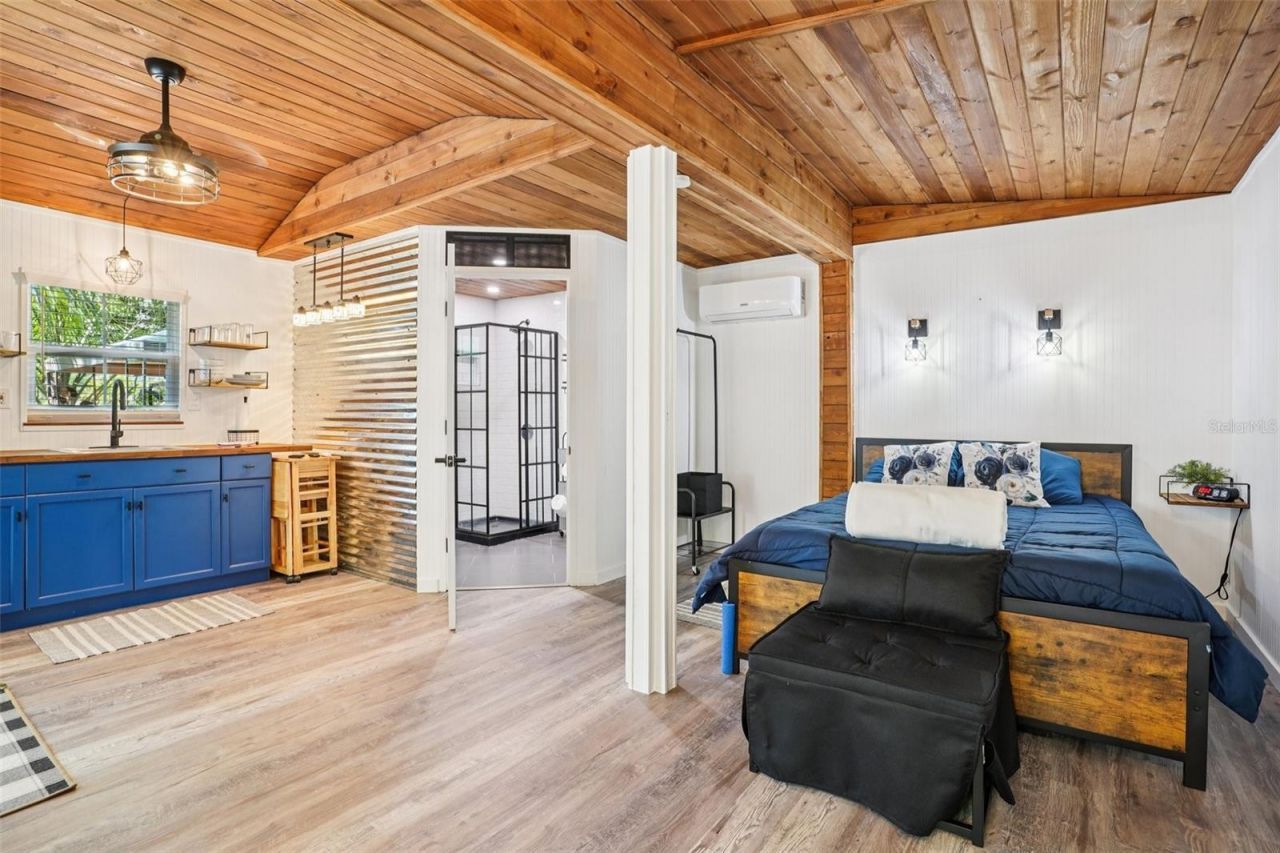 327 S Lakeview Avenue , Winter Garden, FL 34787 Photo