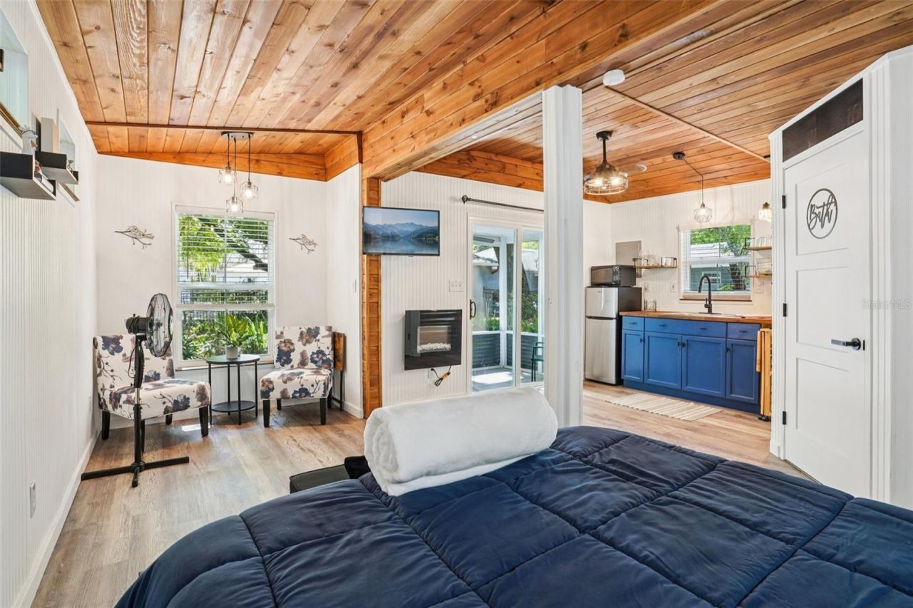 327 S Lakeview Avenue , Winter Garden, FL 34787 Photo