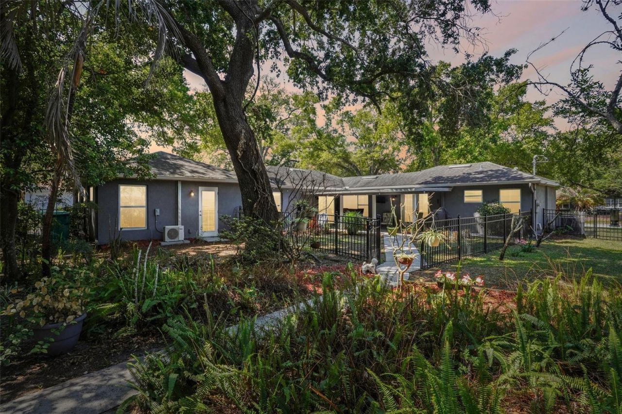 327 S Lakeview Avenue , Winter Garden, FL 34787 Photo