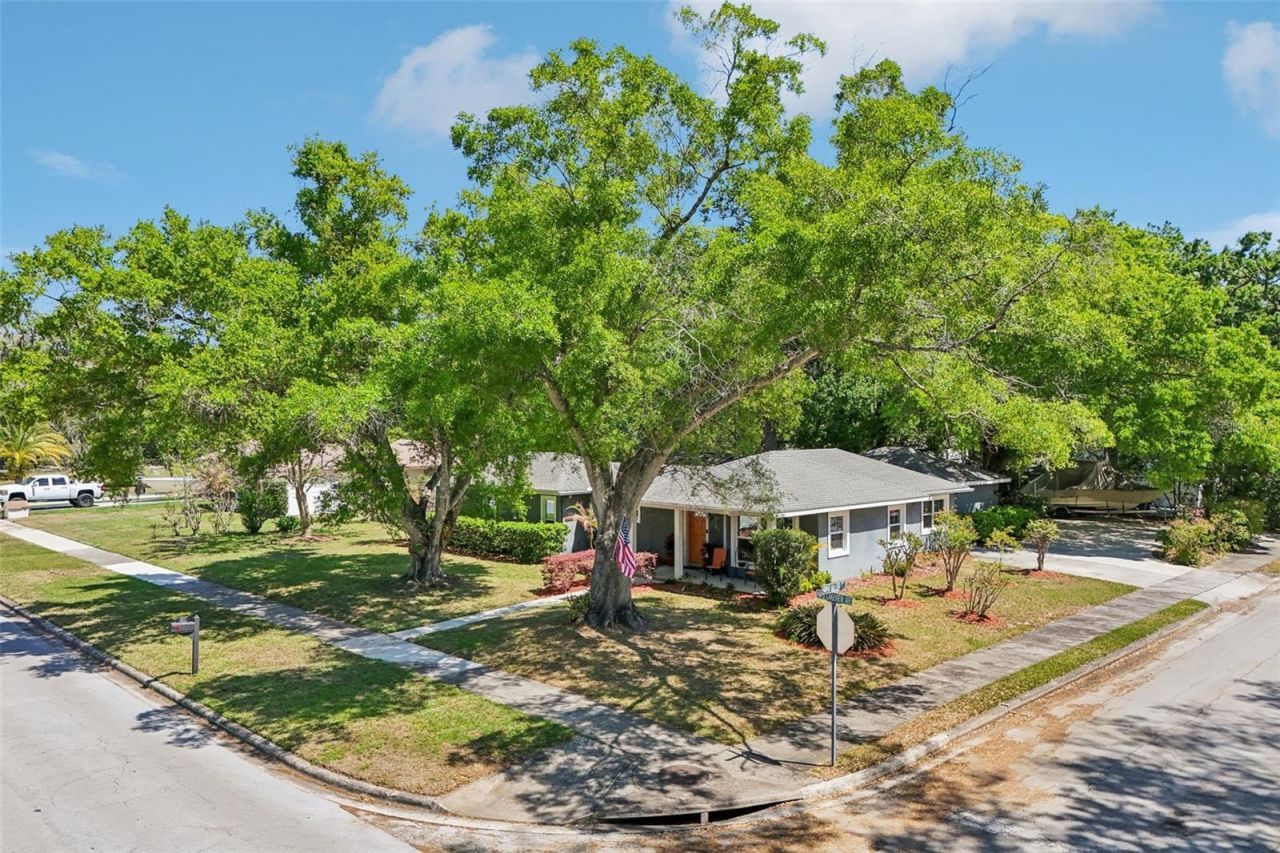 327 S Lakeview Avenue , Winter Garden, FL 34787 Photo