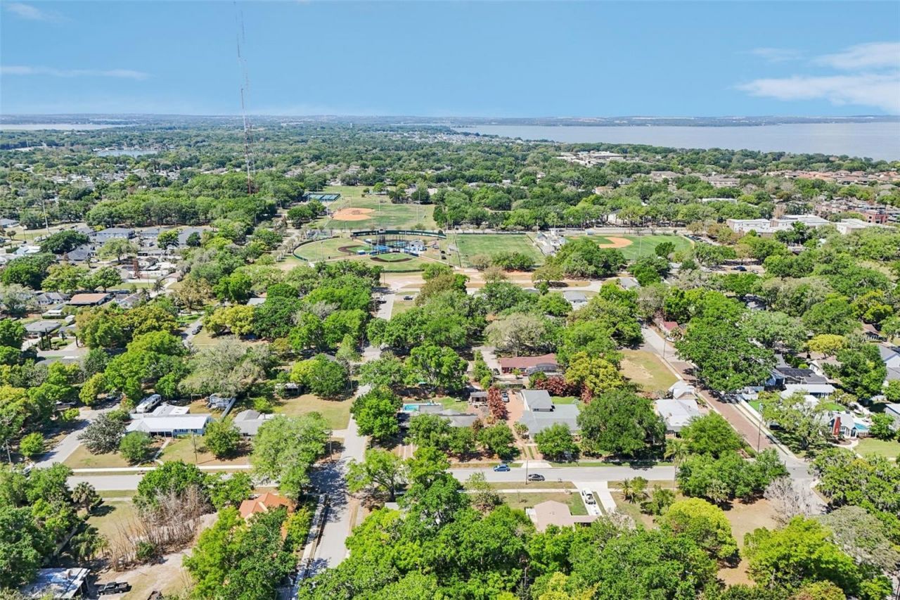 327 S Lakeview Avenue , Winter Garden, FL 34787 Photo