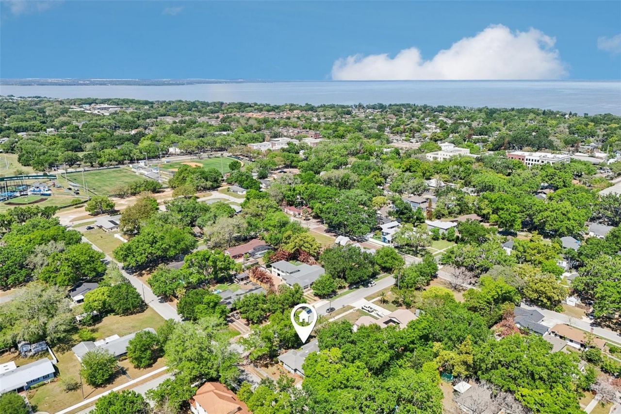 327 S Lakeview Avenue , Winter Garden, FL 34787 Photo