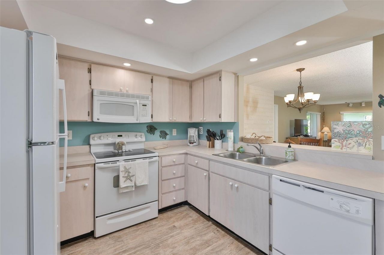 2007 N Halcyon Drive , Unit 310, Sun City Center, FL 33573 Photo