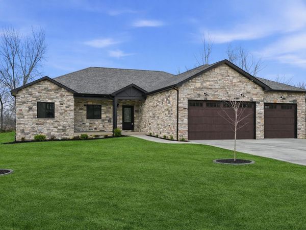 754 Cirque Drive, Crown Point, IN 46307