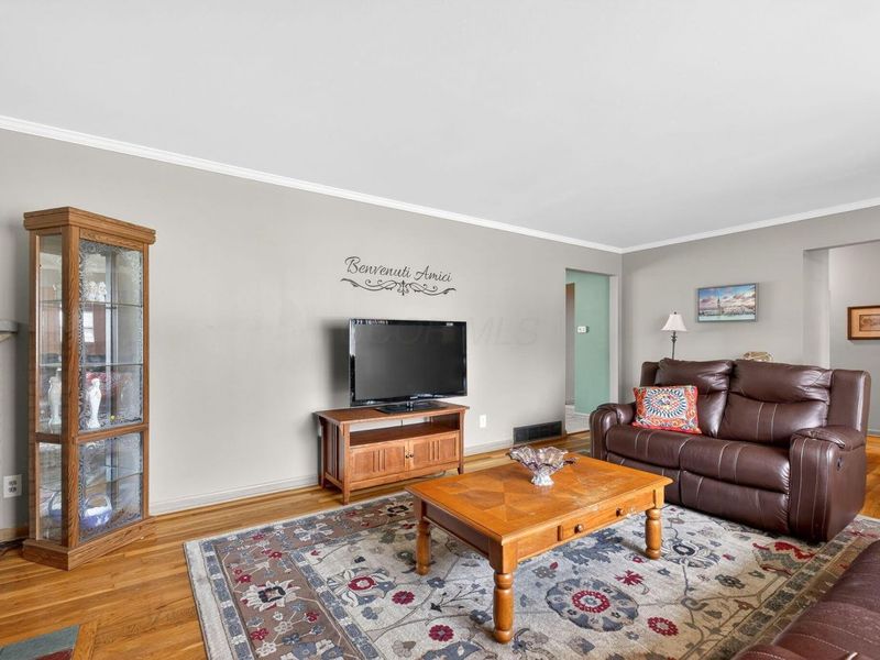 947 Norris Drive , Columbus, OH 43224 Photo 6