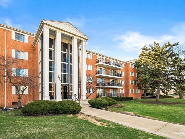 1050 N Farnsworth Avenue , Unit 403, Aurora, IL 60505