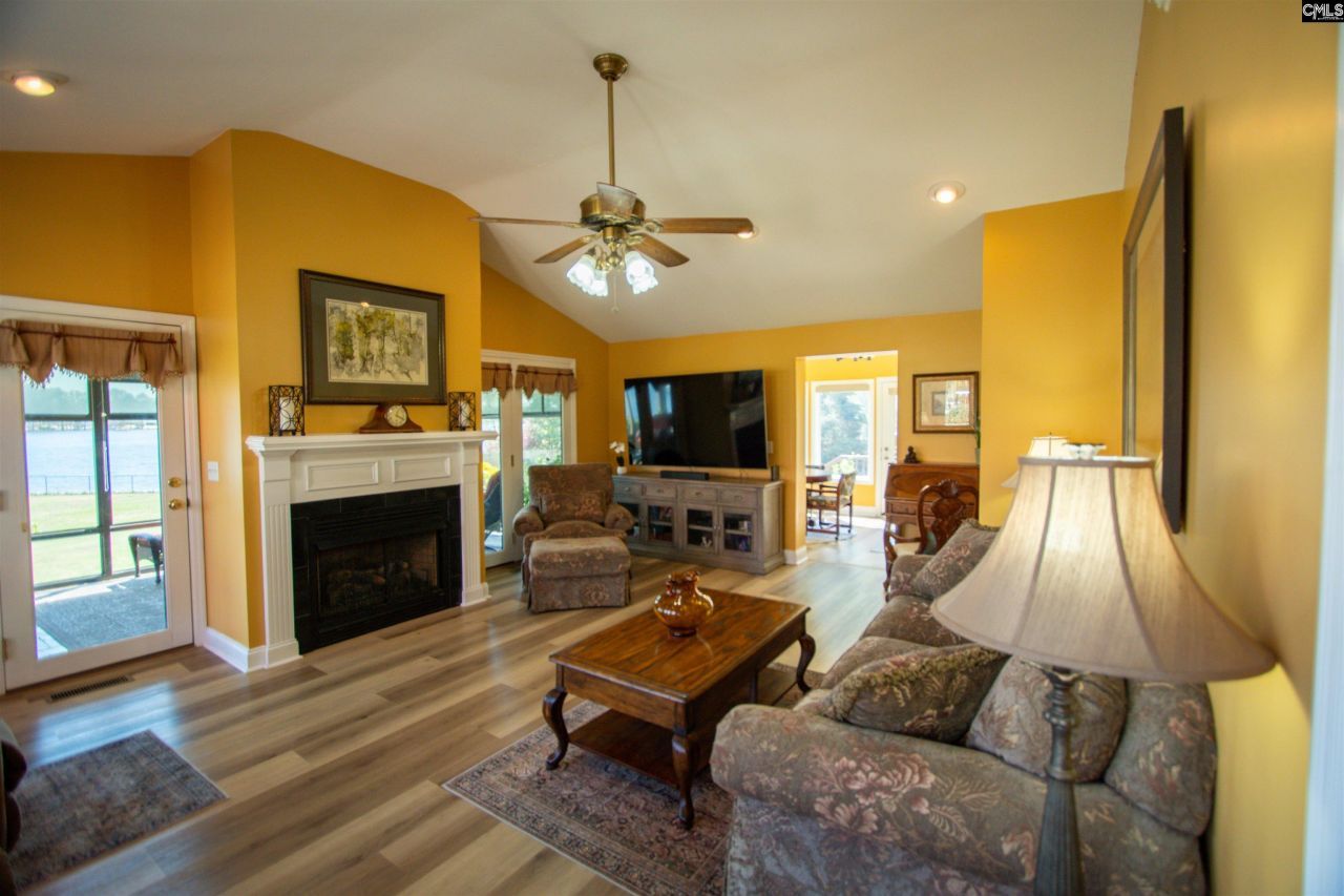 545 Superior Circle  Photo 13