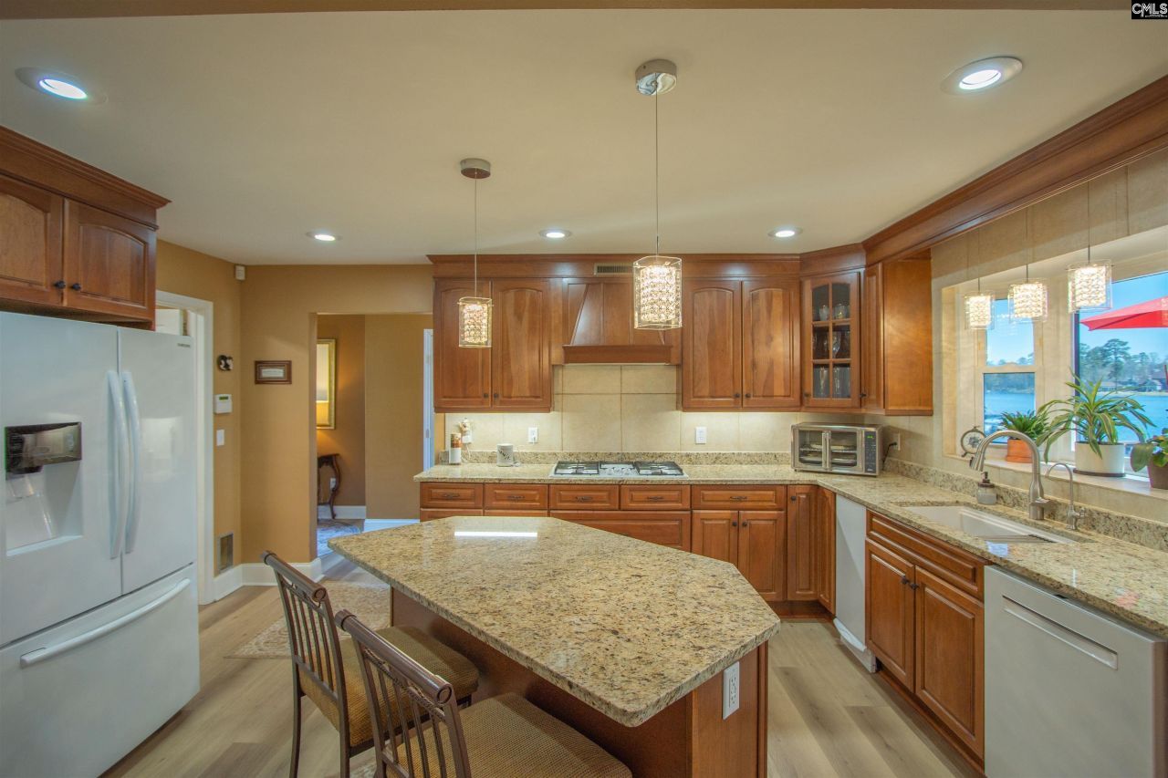 545 Superior Circle  Photo 7