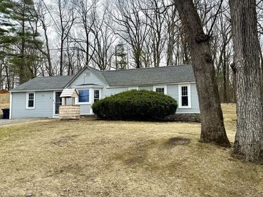 59 Redstone Hill Rd, Sterling, MA 01564