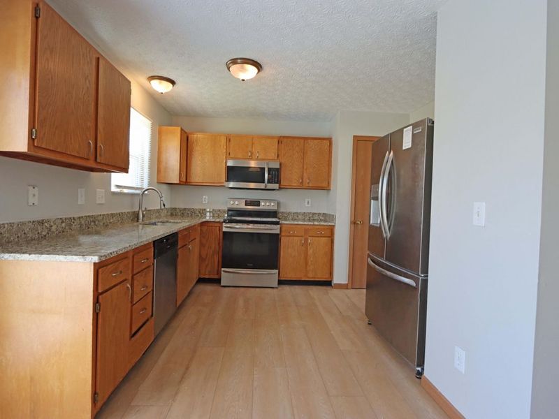 4897 Nieles Edge Drive , Columbus, OH 43232 Photo 10