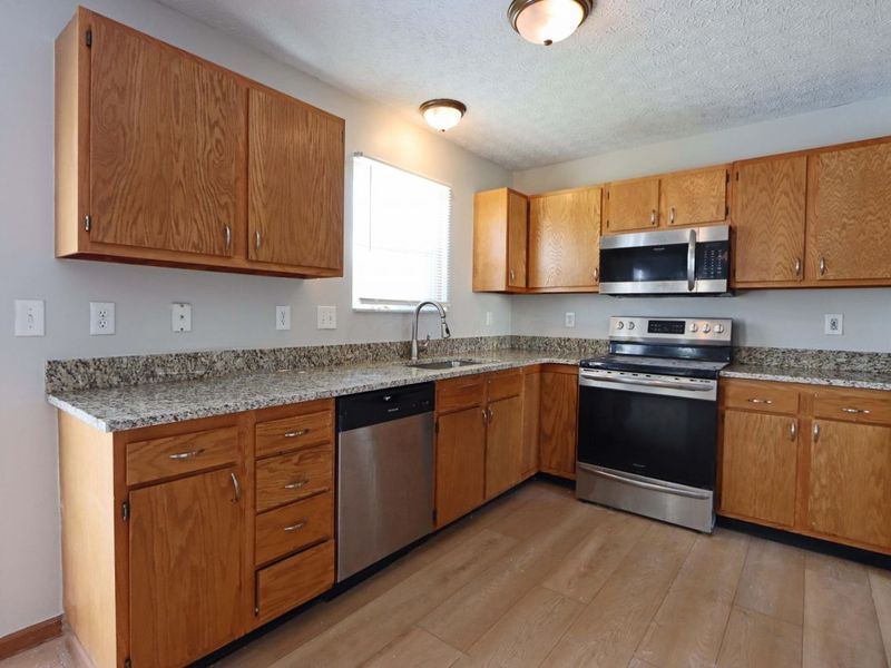 4897 Nieles Edge Drive , Columbus, OH 43232 Photo 11