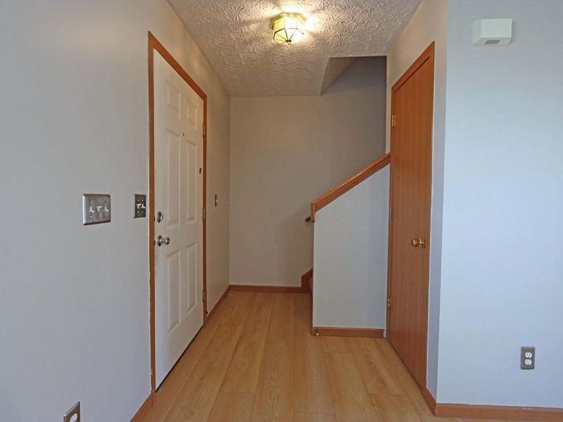 4897 Nieles Edge Drive , Columbus, OH 43232 Photo 3