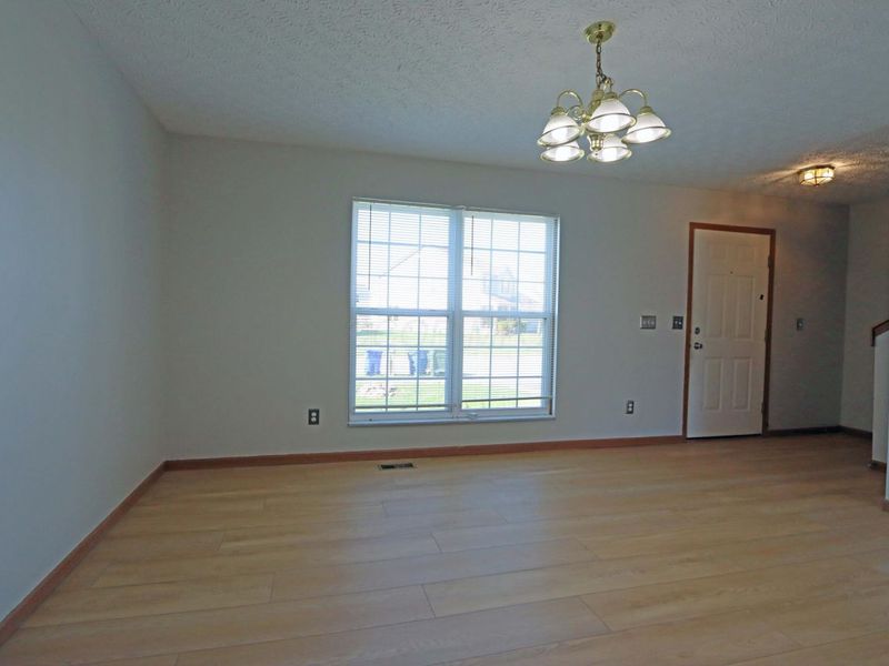 4897 Nieles Edge Drive , Columbus, OH 43232 Photo 6