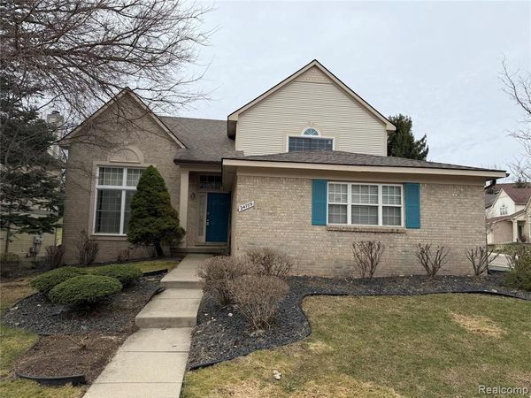 24789 Toddy Lane, Farmington Hills, MI 48335