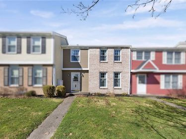 35 Summit Knolls Drive, Webster, NY 14580