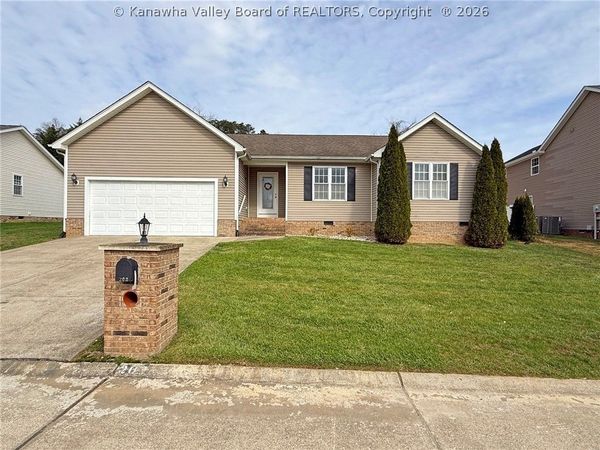 203 Prado Drive, Hurricane, WV 25526