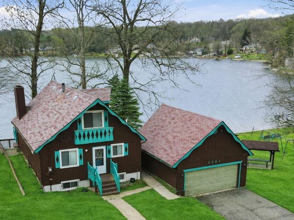 6221 Honeymoon Drive, Lakeview, MI 48850