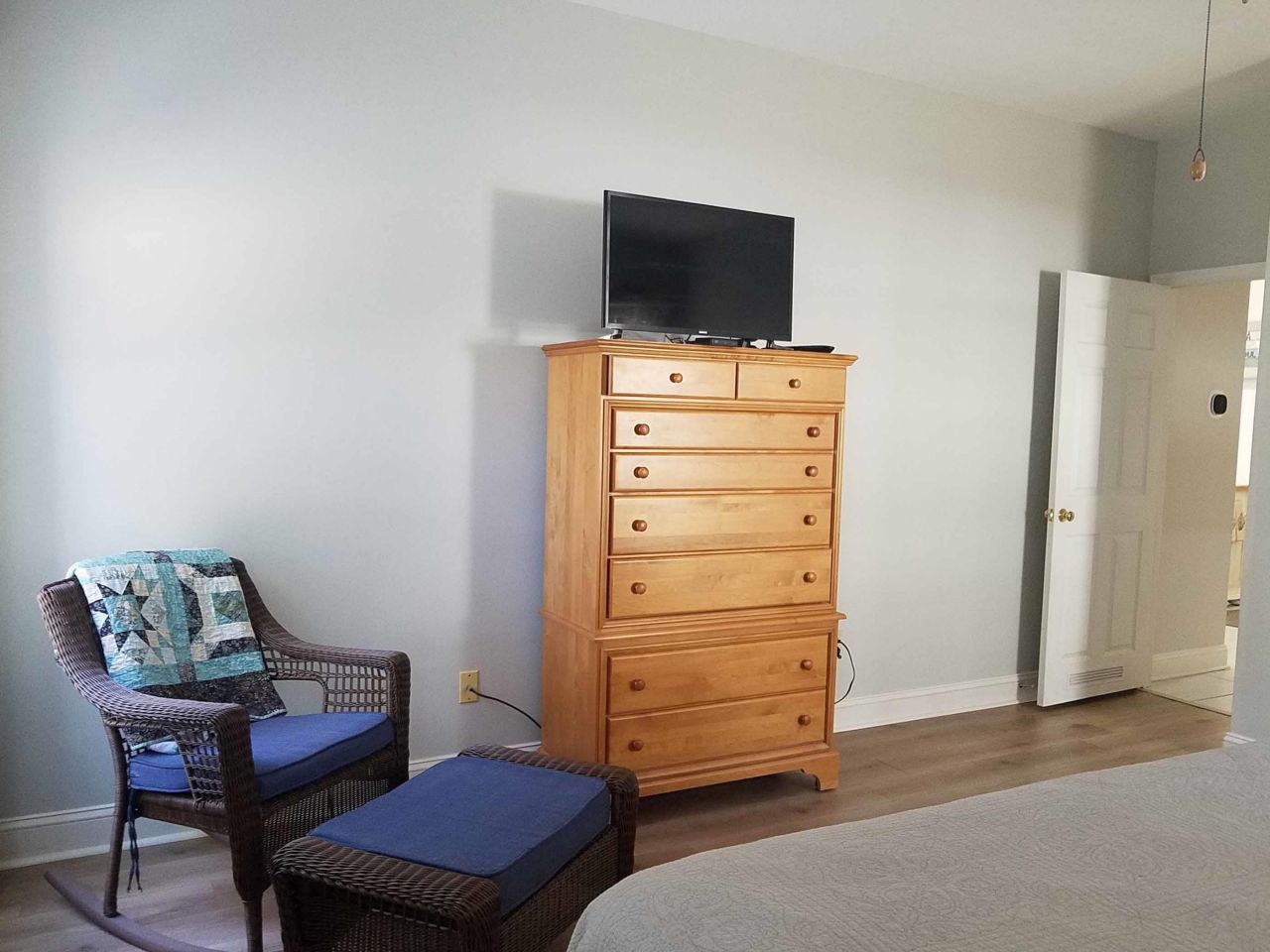 216 Club Circle Dr.  Photo 16