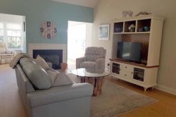 216 Club Circle Dr.  photo 4