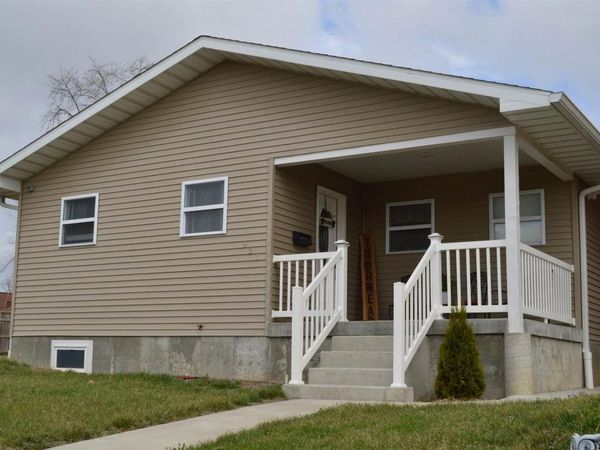 921 Adams, Quincy, IL 62301